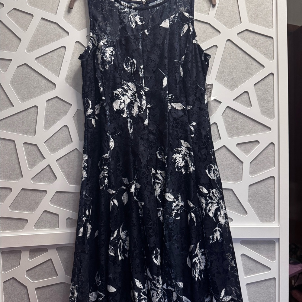 Elegant Floral Lace Dress